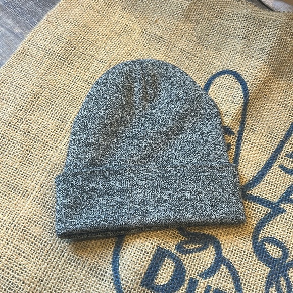 ✌️🖤🖤NEW🖤🖤 Dutch Bros Beanie - Picture 2 of 2